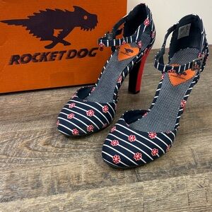 🌸 Rocket Dog “Jena” Navy & Red Floral Stripe Heels – Women’s Size 9M – With Box